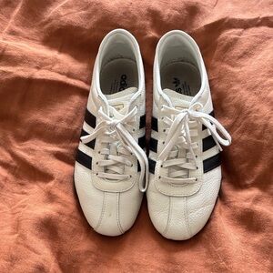 Adidas Classic tokyo cream and Black Sneakers